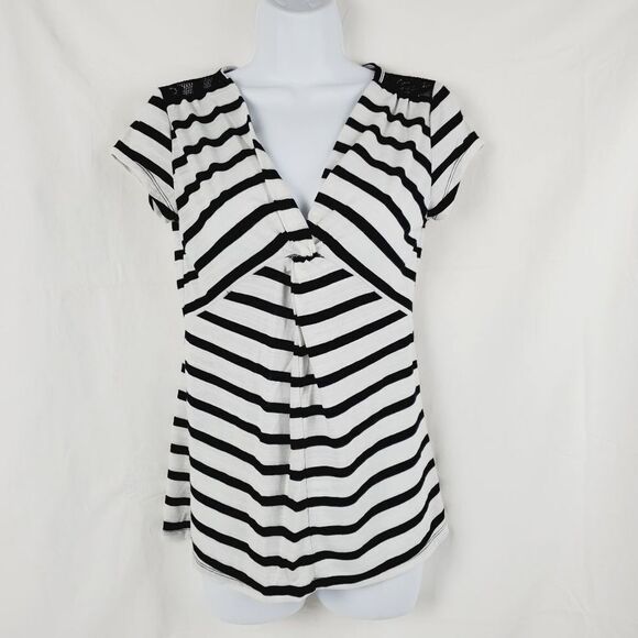 Maurices SMALL Black White Stripe SS v-neck Blouse Top - Picture 1 of 6